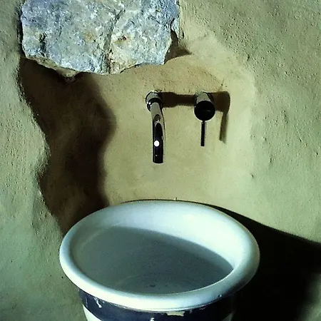 Wundergarten Dimora Dei Frati לינה וארוחת בוקר Gratteri