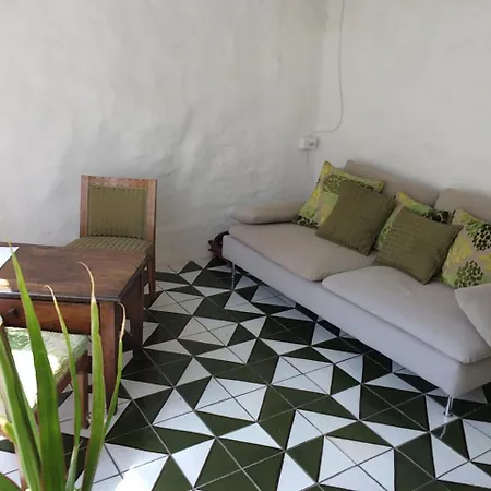Wundergarten Dimora Dei Frati לינה וארוחת בוקר Gratteri